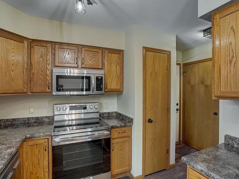 3601 Basalt Ln — Photo 4