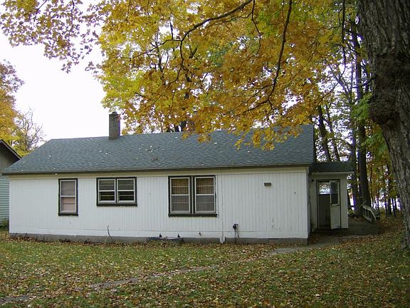 3rd image of W3021 Oak St