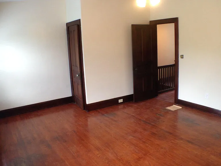 2415 Vine St #2 — Photo 9