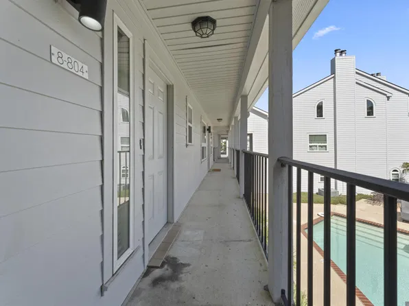 3330 Willard St APT 804, Baton Rouge, LA 70802