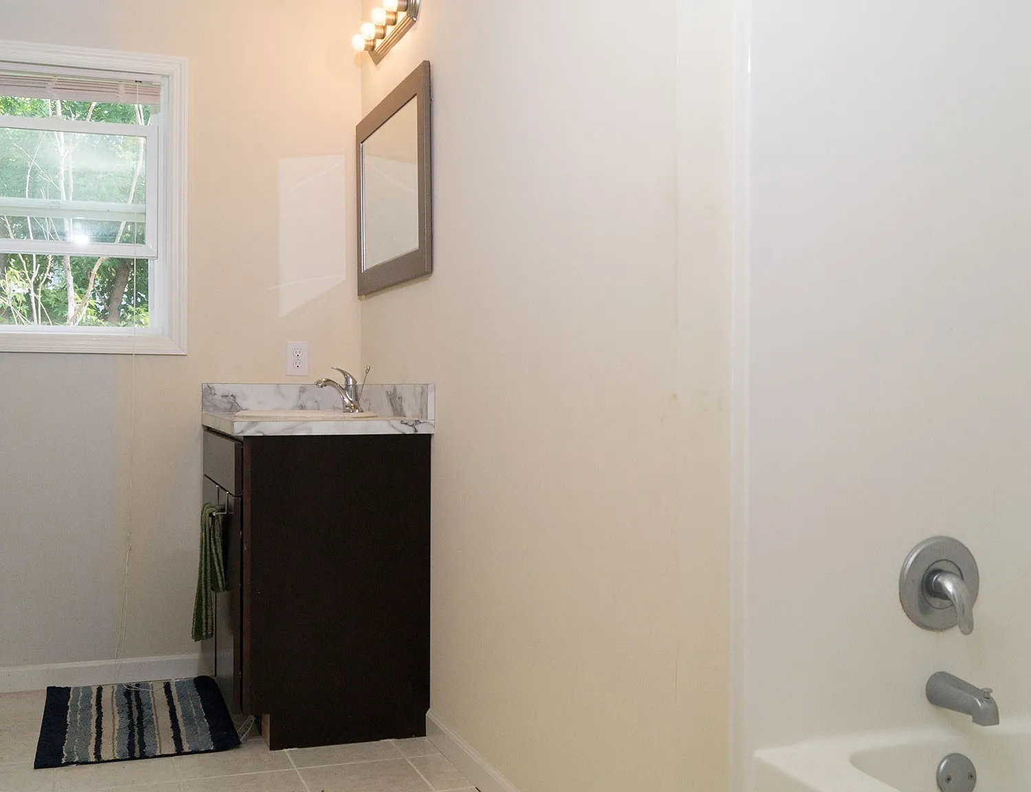 3 bed, 2240 sqft, $2,250 — Photo 1