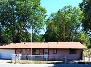 531 W River St, Cave Junction, OR 97523