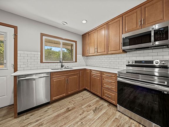 4th image of 3505 Ruth Rd