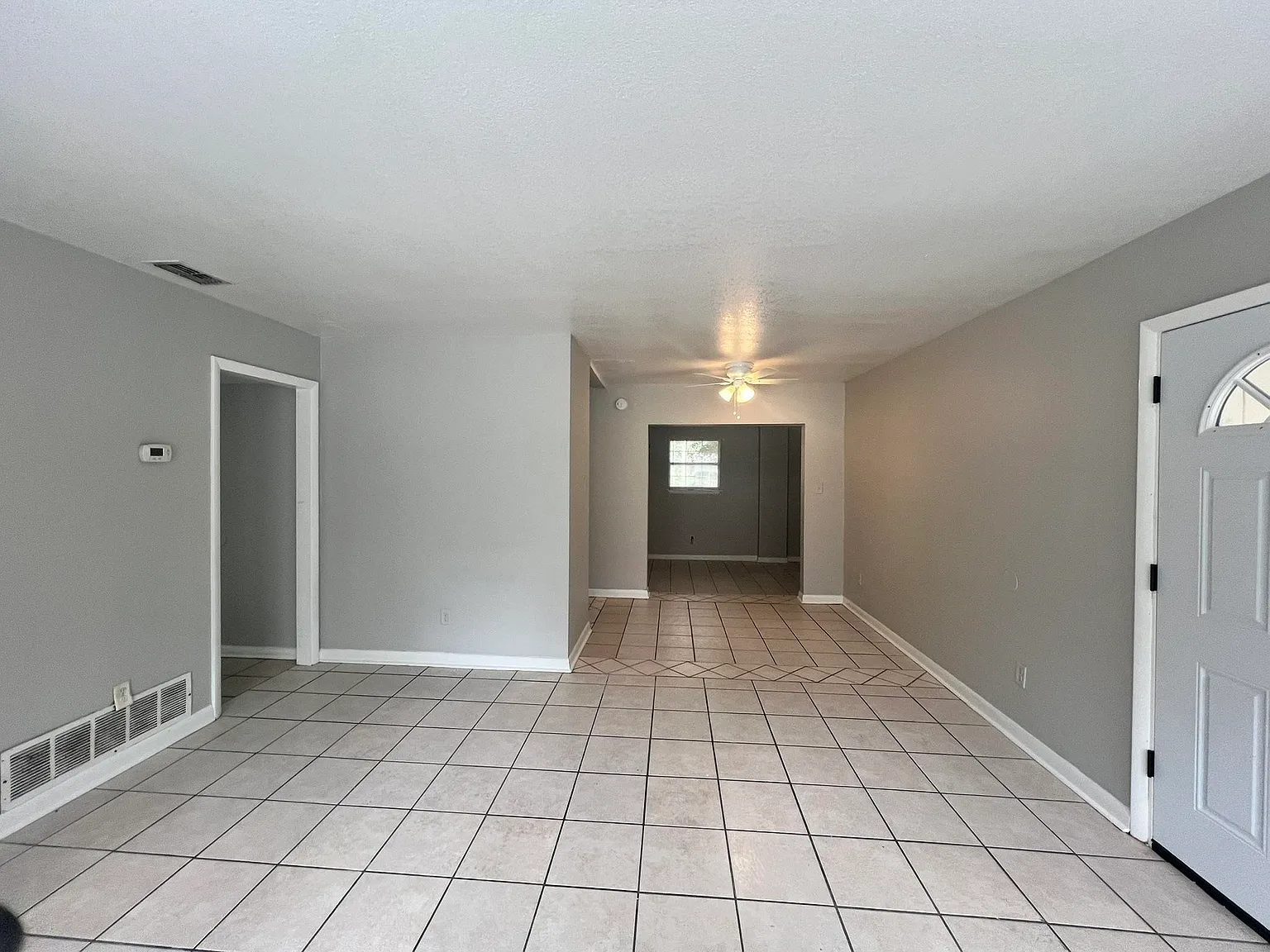 3 bed, 1.5 bath, 1189 sqft, $1,395 — Photo 2