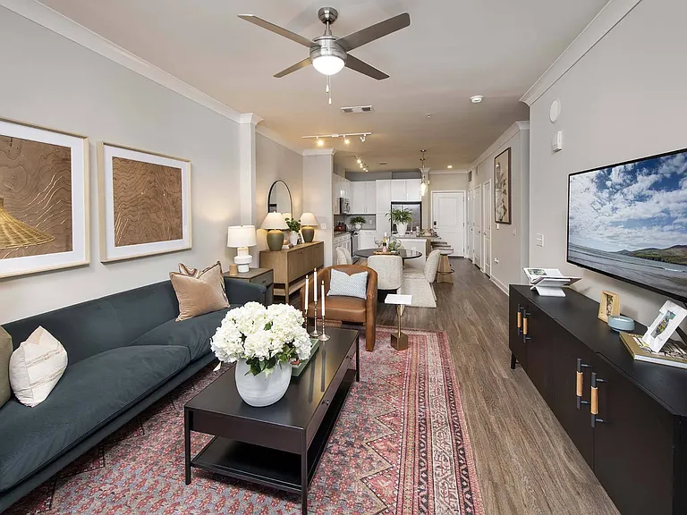 Reserve Decatur Apartments — Photo 6
