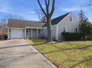 5813 Dunham Rd, Downers Grove, IL 60516