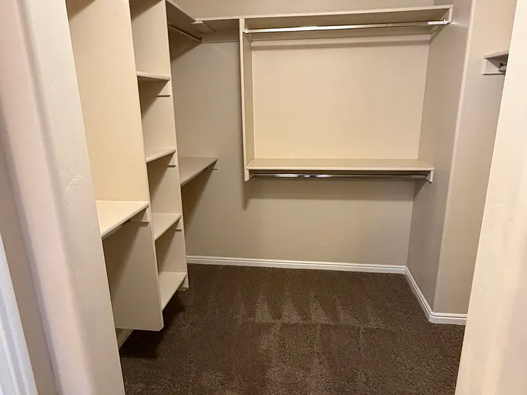 328 E 920 N — Photo 11