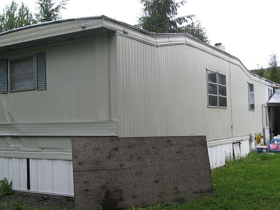 3rd image of 126 Meadowbrook Ln