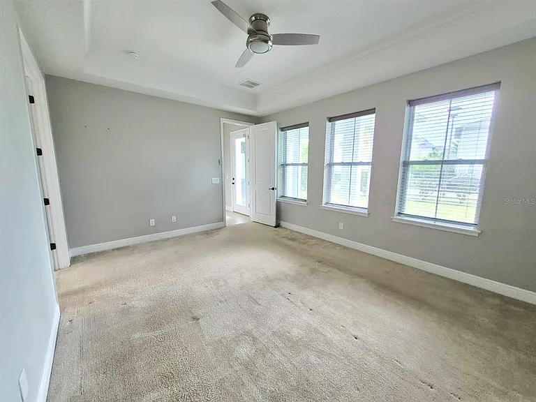 8521 Dubochet St — Photo 9