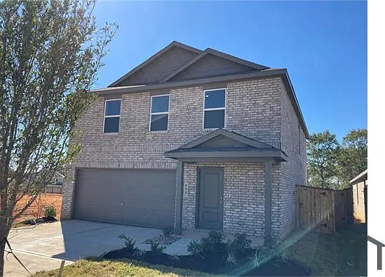 4 bed, 2039 sqft, $2,600 — Photo 1