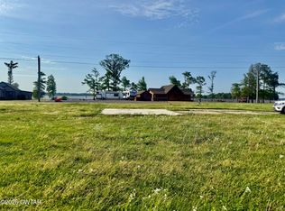 1320 Lake Dr, Hornbeak, TN 38232