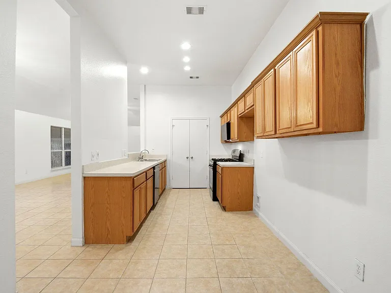 111 Thunder Basin Dr — Photo 15