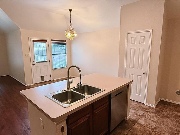 4th image of 4308 Summer Star Ln
