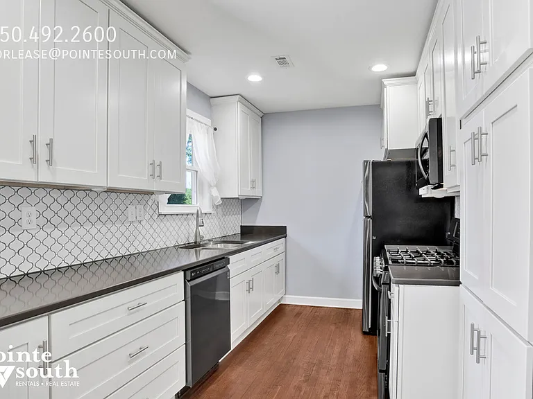 635 W Lee St — Photo 8