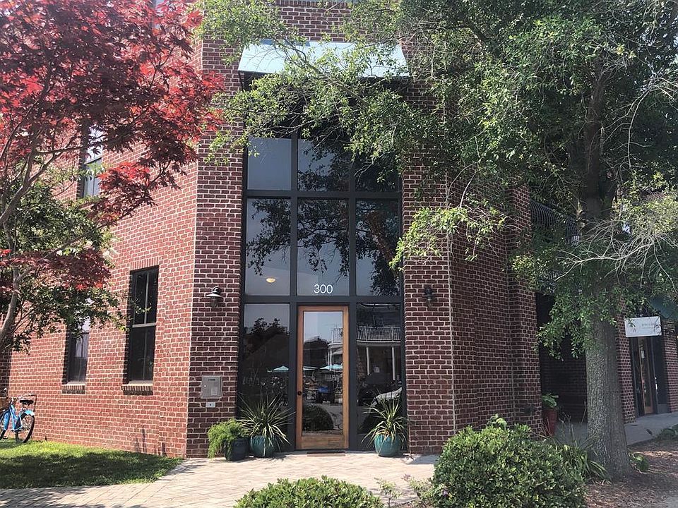 1st image of 300-2D Mason Ave
