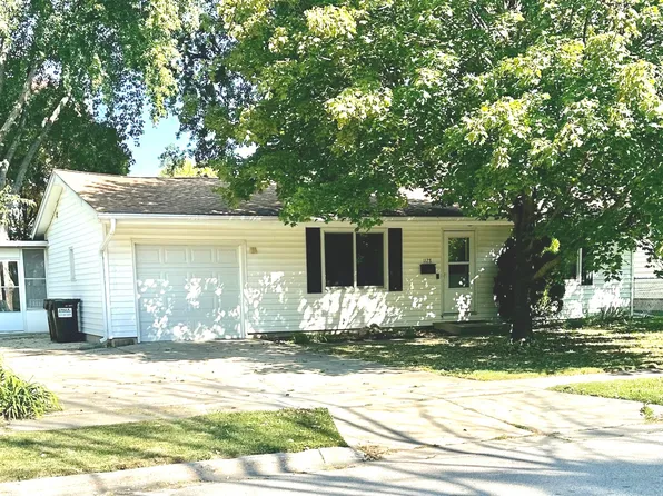 1128 Manchester Mall, McHenry, IL 60050