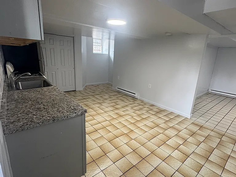 542 N High St #G1 — Photo 8