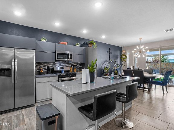4th image of 1089 Gaitan St