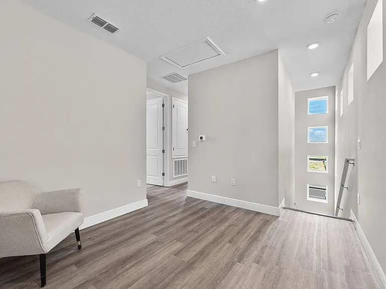 10129 Pearson Ave — Photo 15
