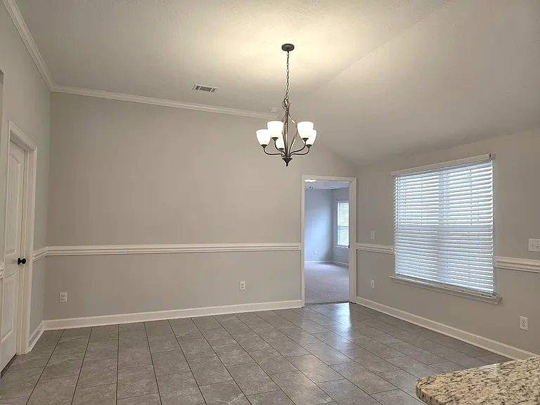 337 Jardon St — Photo 10