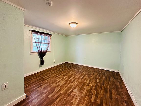 3rd image of 840 Newfound St