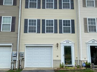 290 Topaz Ln, Inwood, WV