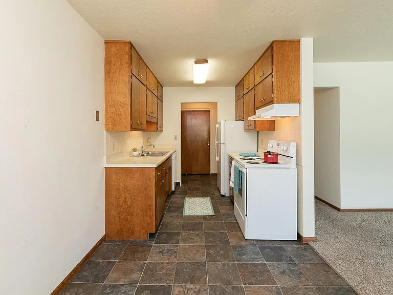 Fargo, ND Islander Apartments | Kitchen