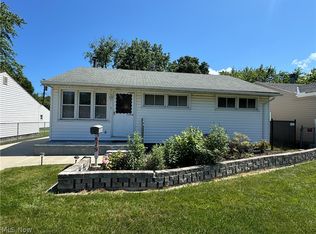 879 Waverly Rd, Eastlake, OH 44095