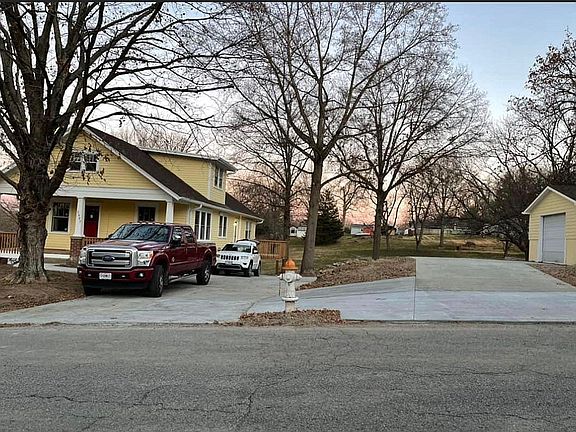 2nd image of 3007 S 28th St