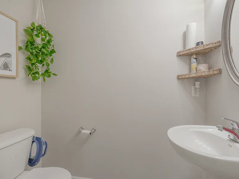 223 Stockbridge Dr — Photo 12