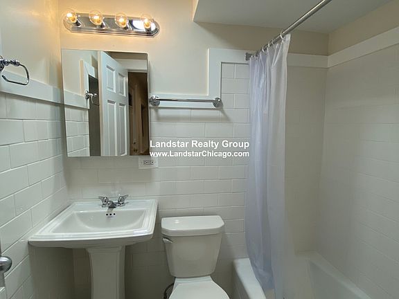 3rd image of 853 W Agatite Ave #G2