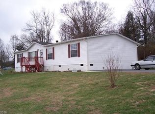 77 McKinney Pointe Dr, Etowah, NC 28729