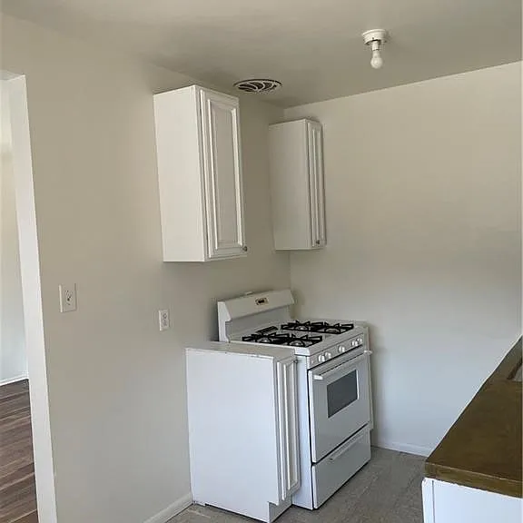 2738 Southern Ave #B — Photo 5