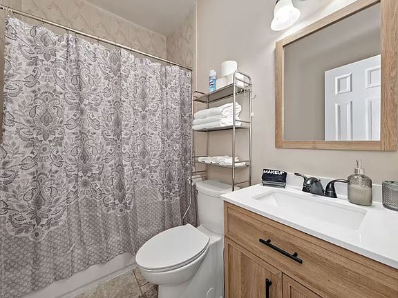4th image of 119 Fairfax St