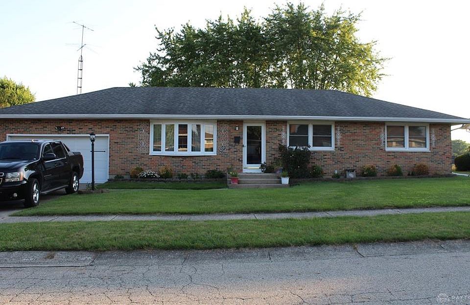 1st image of 4205 Camelot Dr
