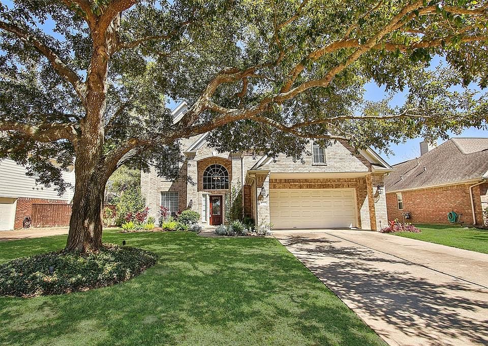1st image of 15906 Birchview Dr