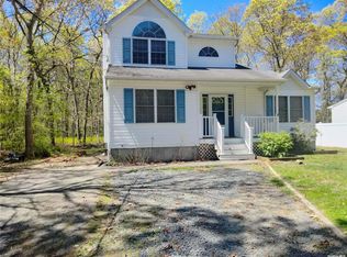 140 Mastic Beach Rd, Mastic Beach, NY 11951