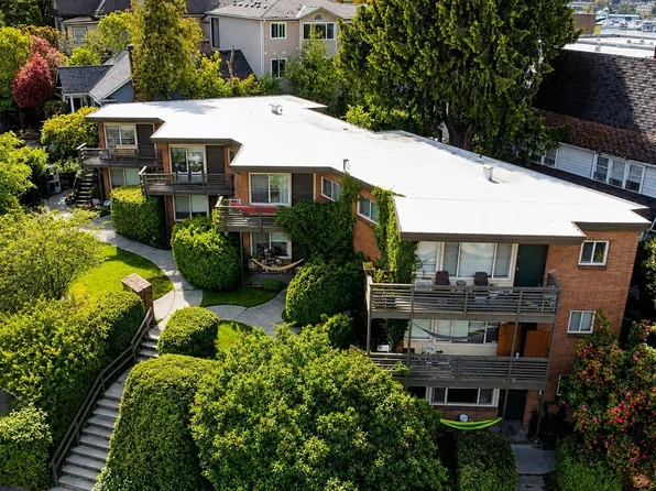 3261 Fuhrman Avenue E, Seattle, WA 98102