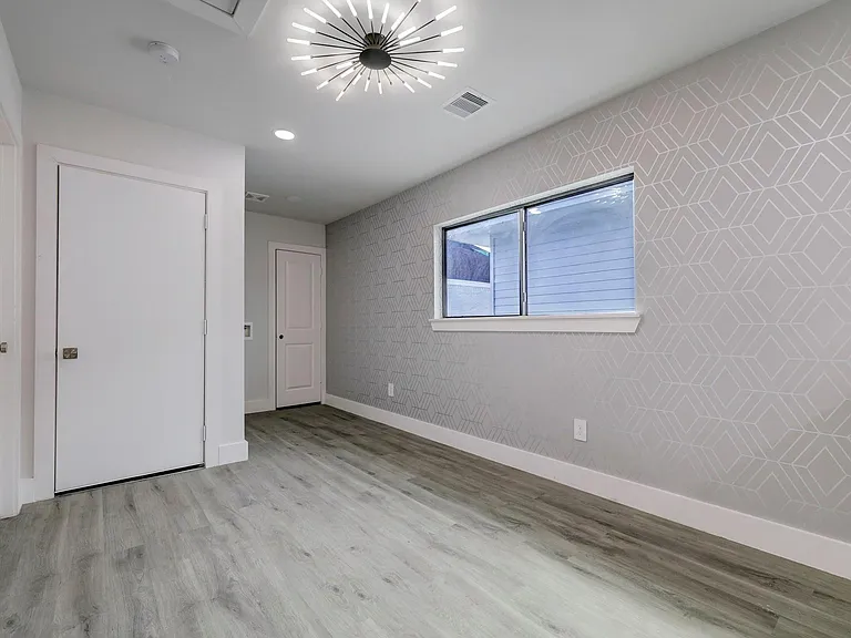 2403 Cleburne St #3 — Photo 19