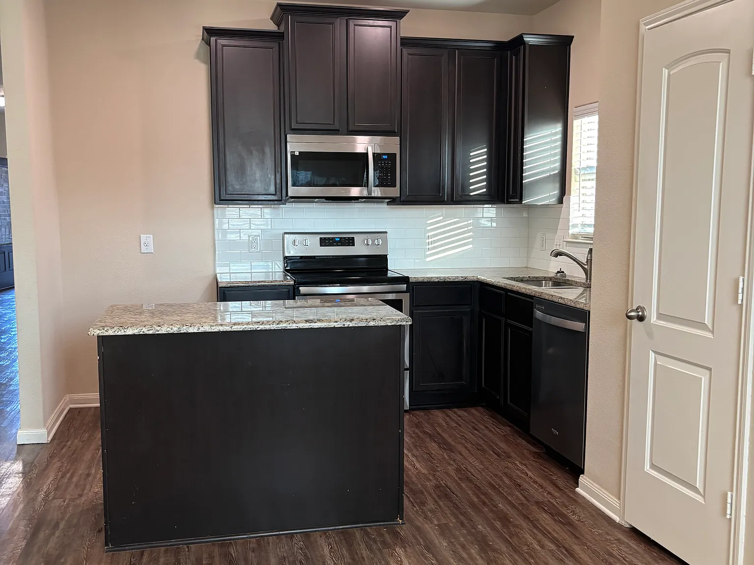 4 bed, 1658 sqft, $1,800 — Photo 3