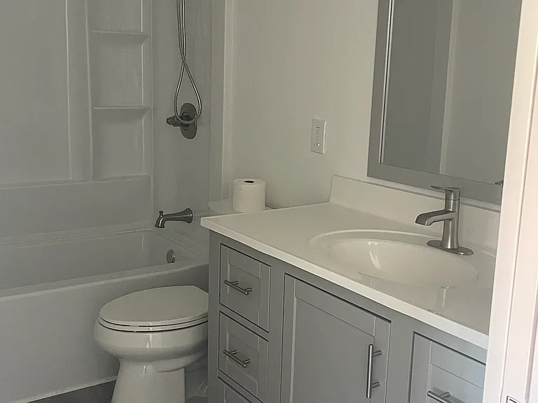 241 Washington St #4 — Photo 9