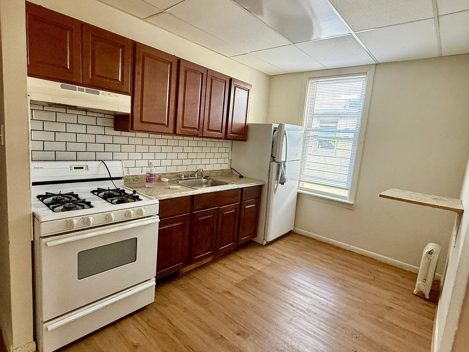 3 bed, 1050 sqft, $3,000 — Photo 4