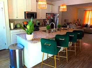 2023 Rivers Dr, Newark, DE 19702