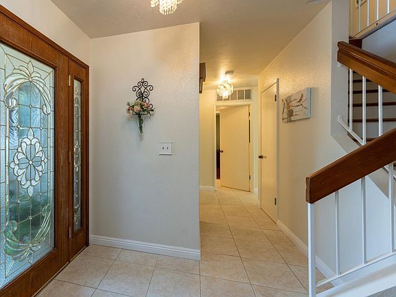 4th image of 1380 Longmeadow Dr