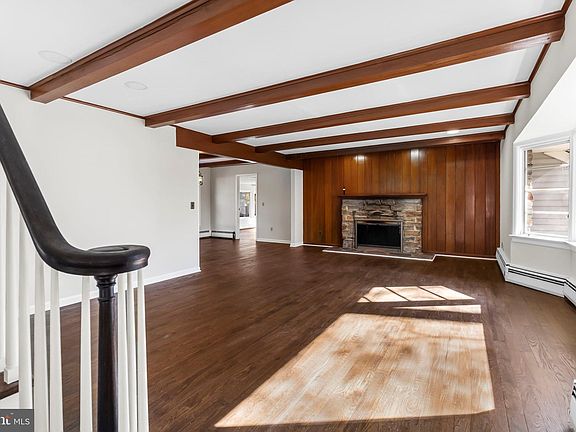4th image of 7 Cedarwood Dr
