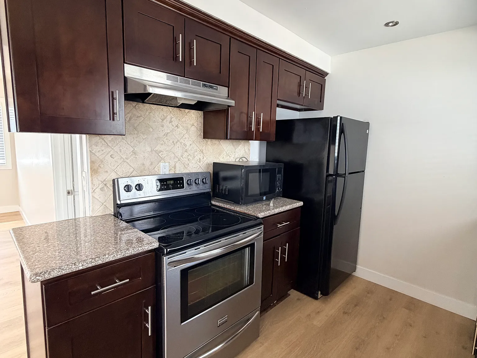 1 bed, 650 sqft, $2,495 — Photo 3