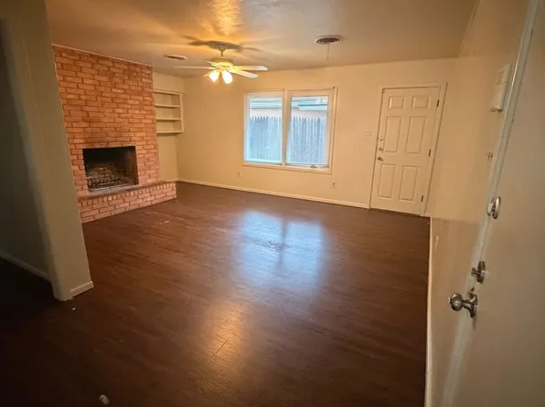 2412 33rd St, Lubbock, TX 79411