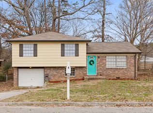 1635 N Chester Rd, Hixson, TN 37343