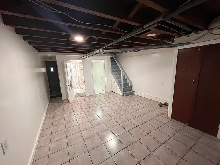 115 W Roselyn St #1 — Photo 3