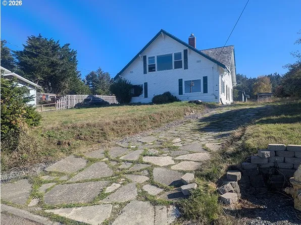 29681 Walker St, Gold Beach, OR 97444
